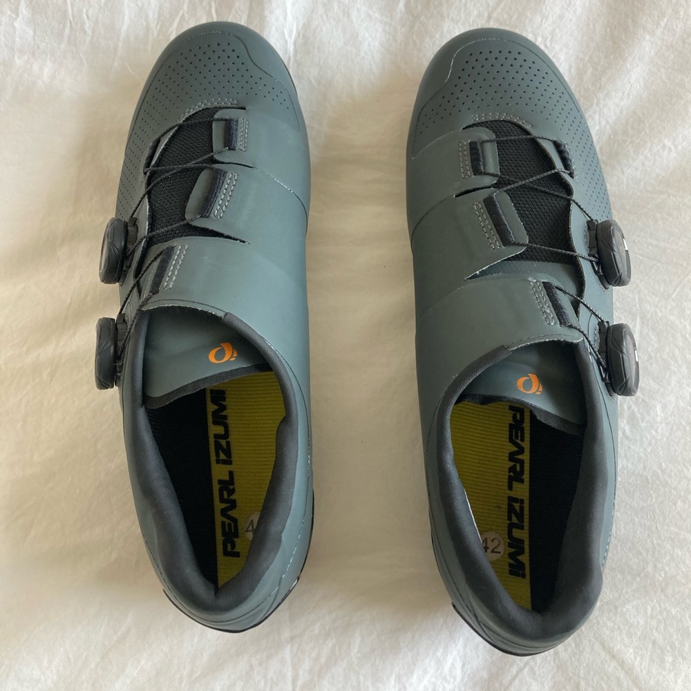PEARL iZUMi Expedition Pro Mountain Bike Shoe - Sz 42, Urban Sage.  Worn Once!